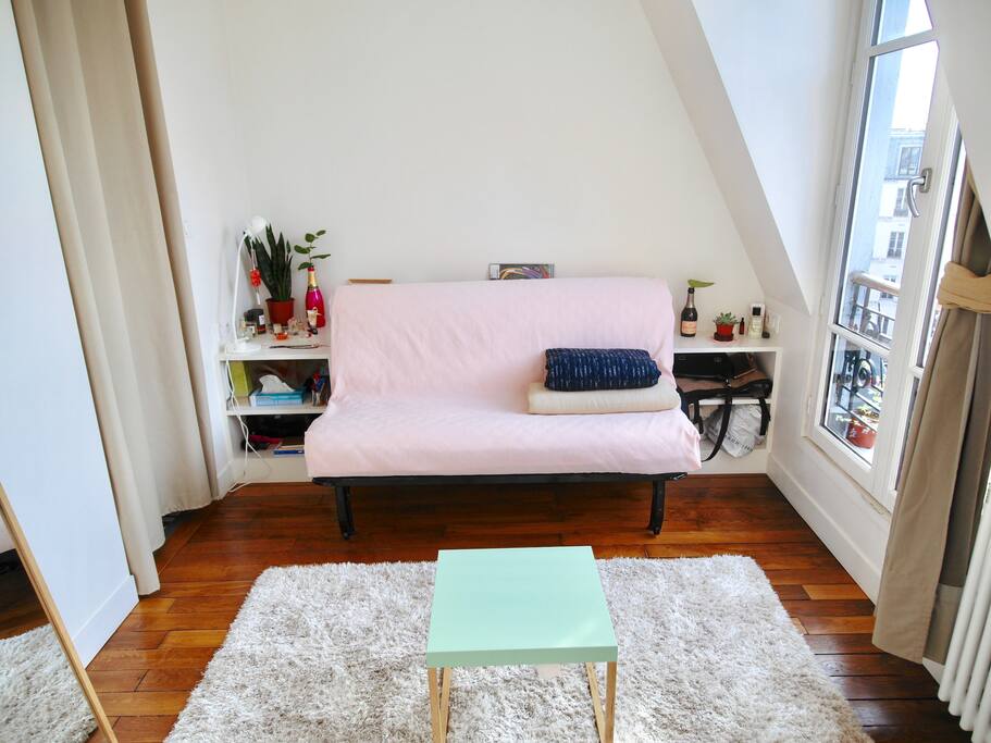 Extensible sofa, very comfortable, suitable for two persons