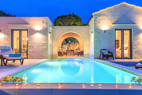 Vardis Villa Heated Pool