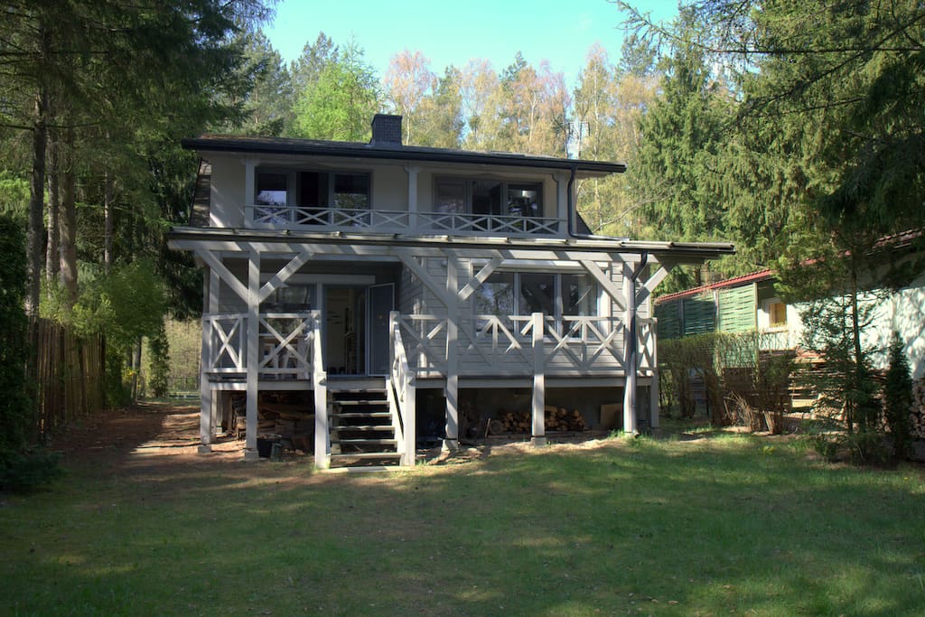 Widok od jeziora / Back view