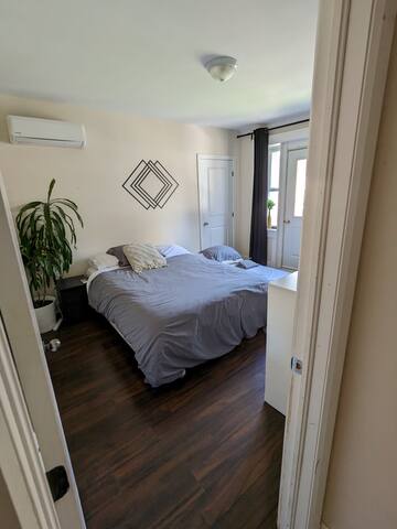 Best group apartment Downtown Montreal (3-BDRM) gallery image 5