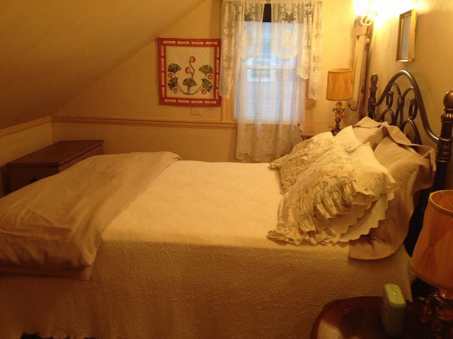 Comfy queen bedroom