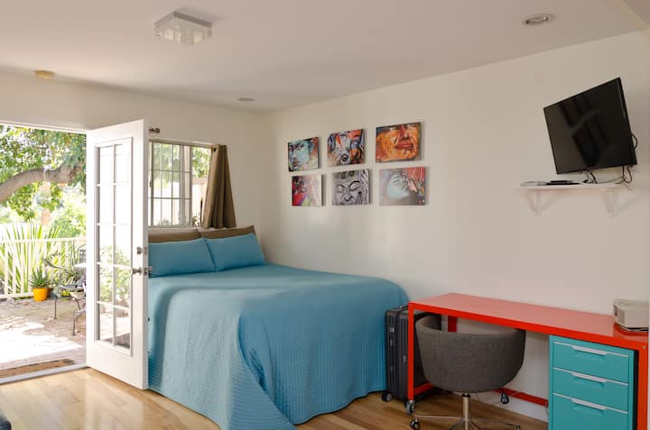 Guesthouse in Los Angeles · ★4.91 · Studio · 1 bed · 1 bath