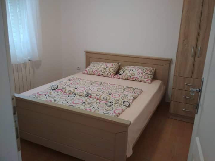 Dhomë gjumi 2