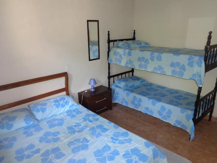 Soba za 04 osobe ventilator kupaonica pokraj vrata