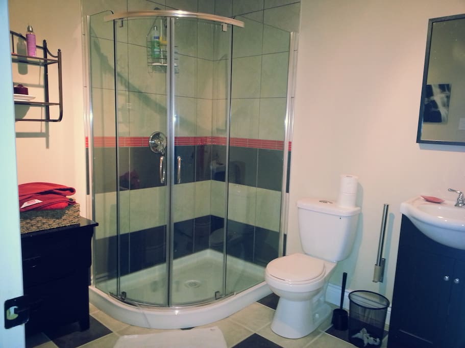 grande douche
laveuse sécheuse superposées