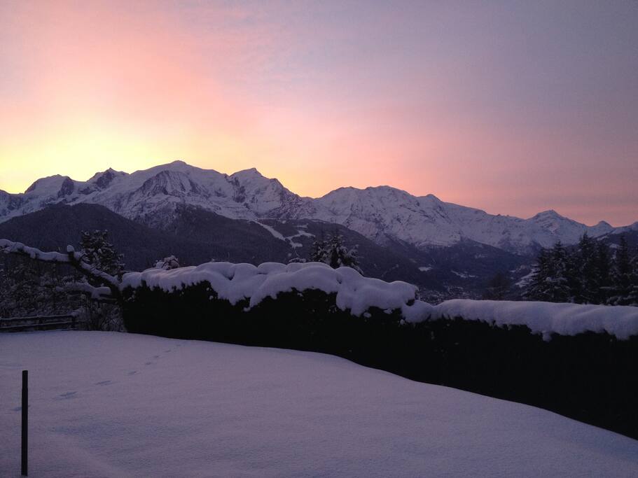 vue sur le Mont Blanc l'hiver