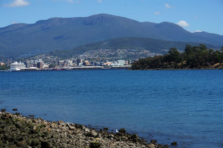 Waterfront – sleeps 7, Courtesy car