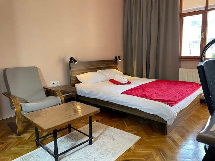 Large 40m² Room + Covered Balcony, Central - Istanbul