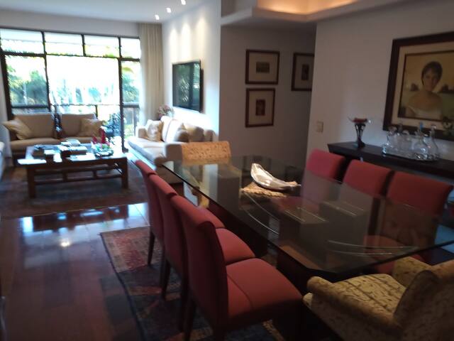 Condomínio Fechado, Barra, 4 quartos gallery image 3