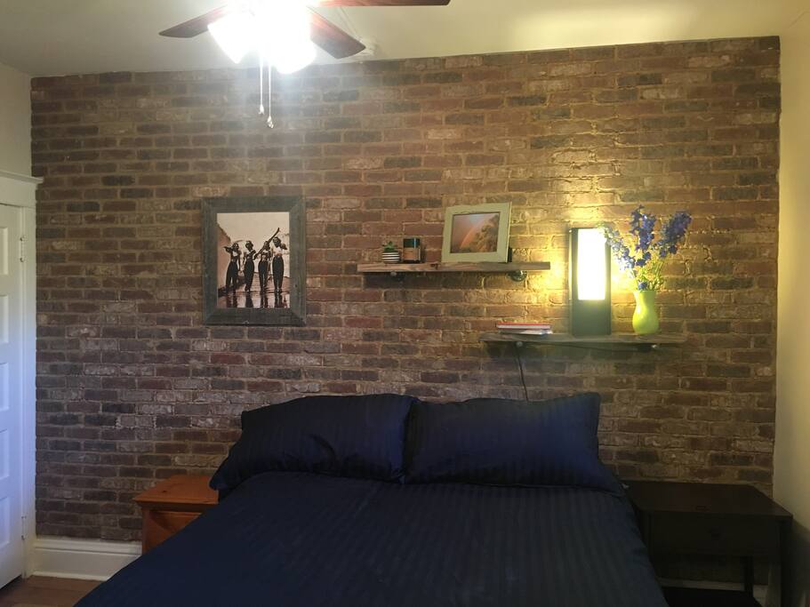Queen bed