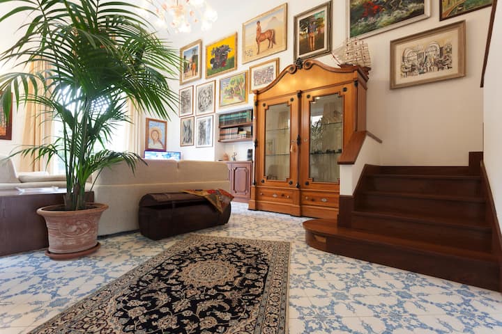 Luxury Centrally Located Apartment - Forio