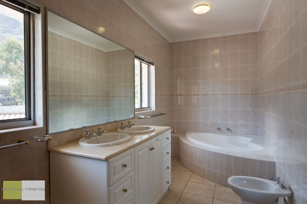 Main ensuite