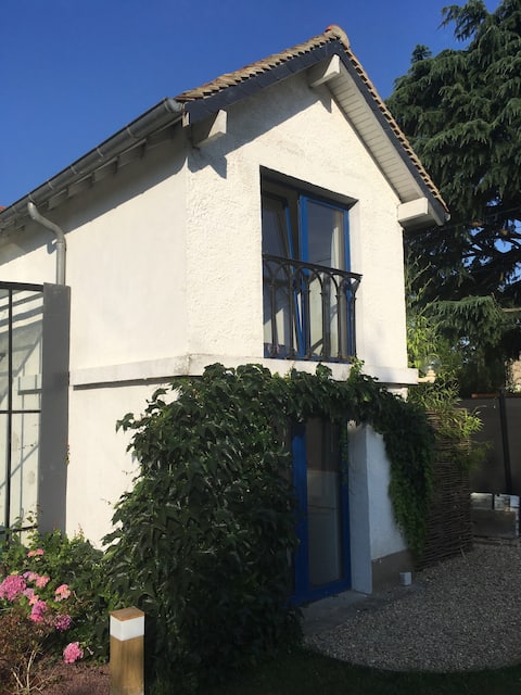 Orléans: au bord du Loiret, à 250m du tram