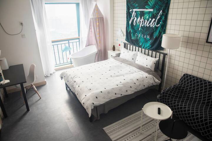 【白水小筑·雲】五一商圈/IFS/市中心/五一广场/正地铁口/巨幕投影