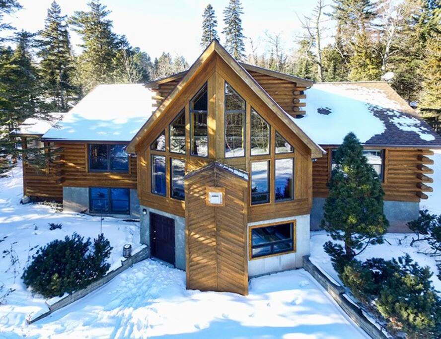 Log Cabin Home Overlooking Lake Superior Cabins For Rent In Duluth