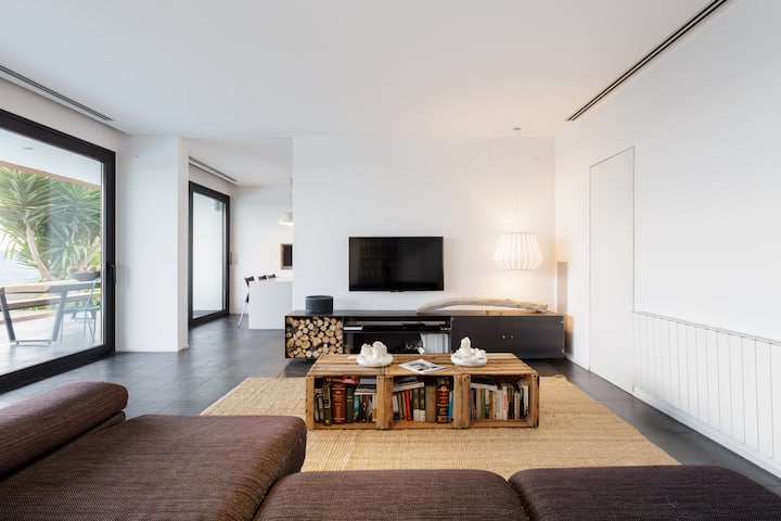 Villa De Diseño Con Increíbles Vistas - Martorell