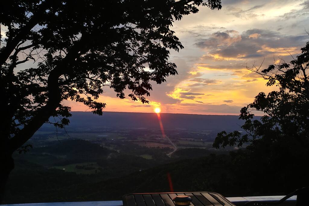 Top notch views of the beautiful Sequatchie Valley.