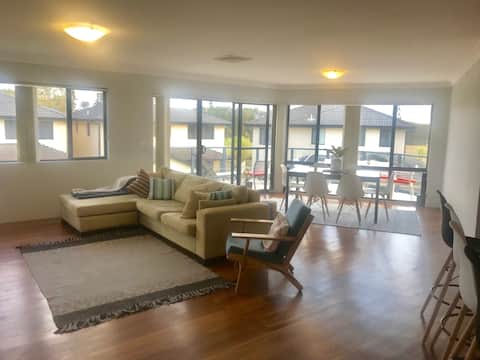 Successful Airbnb property: The Entrance North: Between the Ocean and The Lake in Central Coast Council