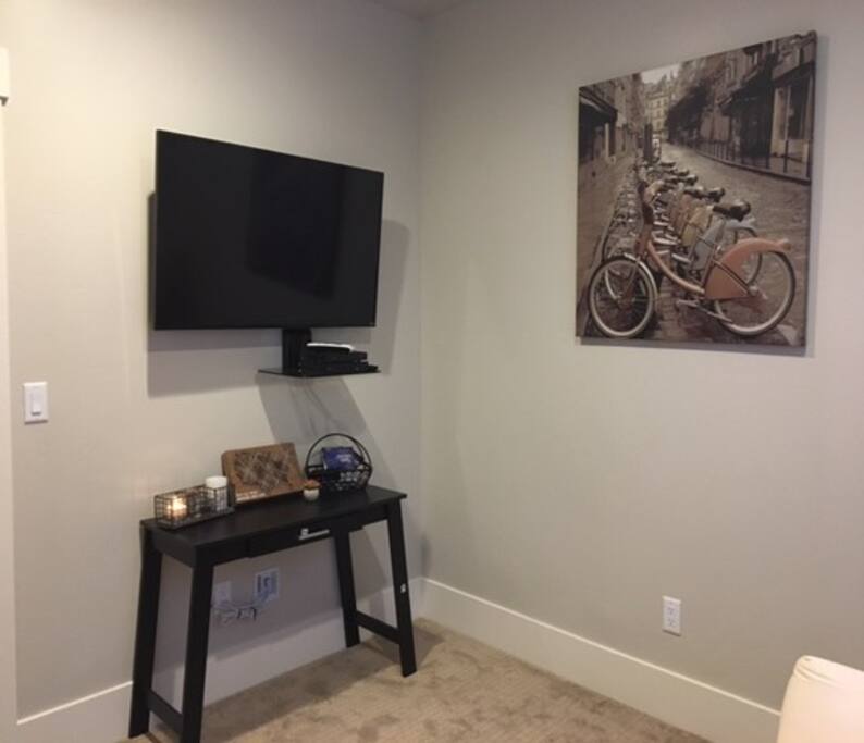 Guest Room w Cable
