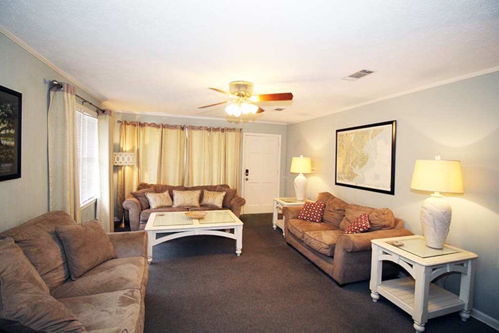 Comfortable Living Area with TV-VCR and Stereo