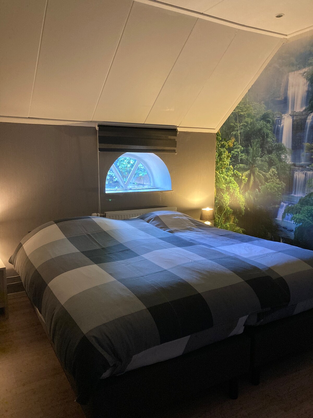 2x over 1 persoonsbed 90/200