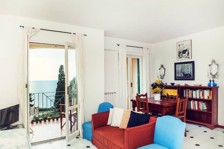 Seaview Apartment In The Old Town - Itri