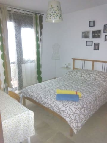 Big Room, center town, D & S bed, main street