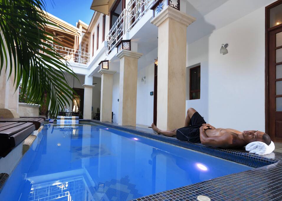 Swimming pool with "swimjet" machine like a water treadmill (shared)