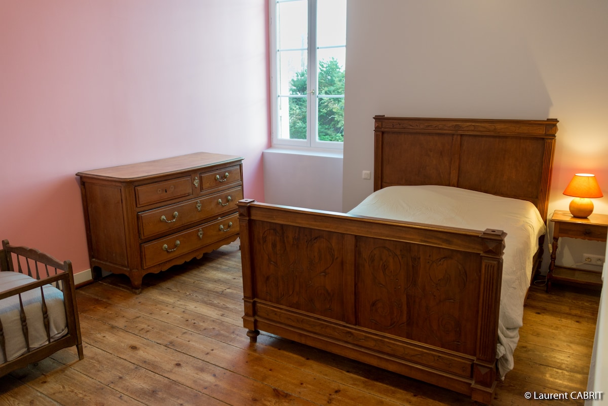 Chambre Rose 17 m² - Lit Double 140x190