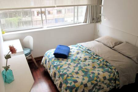 DOUBLE ROOM + BREAKFAST in MIRAFLORES DOWNTOWN