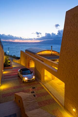 Outdoor Jacuzzi ★Unique Architecture★Top seaview gallery image 4