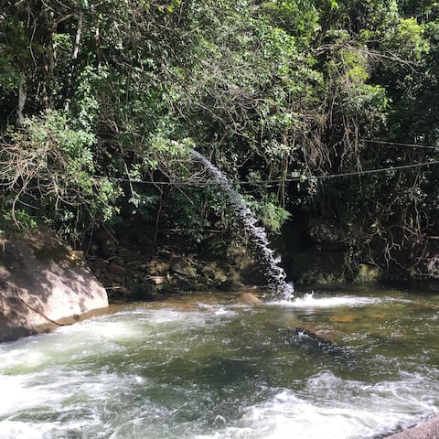 Successful Airbnb property: Chalé da Cachoeira at the foot of the Serra de Friburgo in Cachoeiras De Macacu