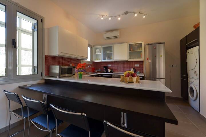 Walk to all archeological sites gallery image 5