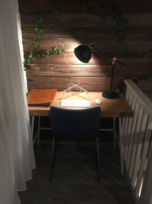 Work desk