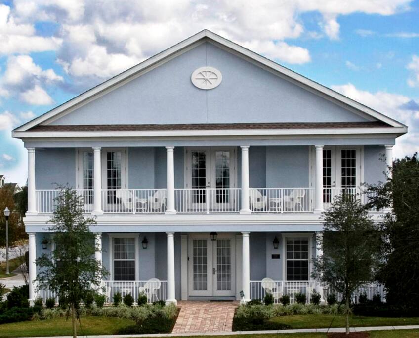 7516 Gathering Drive, Reunion with golf views, private pool and walking distance to Reunion Grande.
