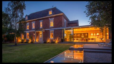 Luxury 'Grade II Listed' Entire Home in Shrewsbury