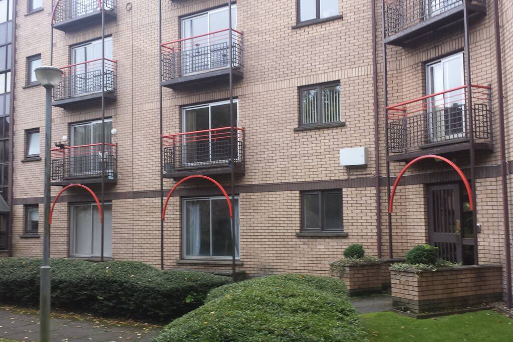 rear view from gardens showing balconies (first floor)