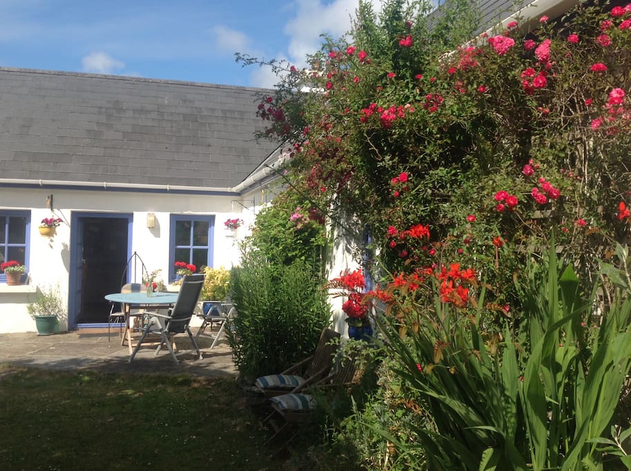 Sunny patio to eat breakfast or to sit in the sun to relax