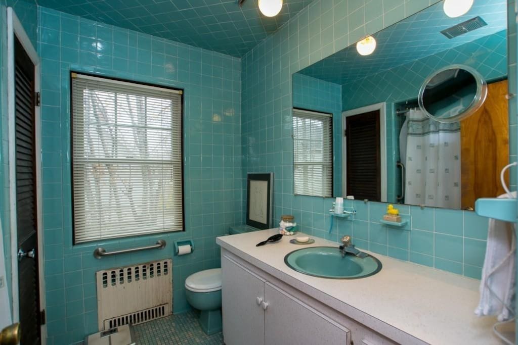 funky bathroom