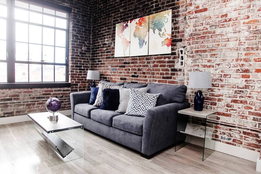 Living area with comfy queen pull out