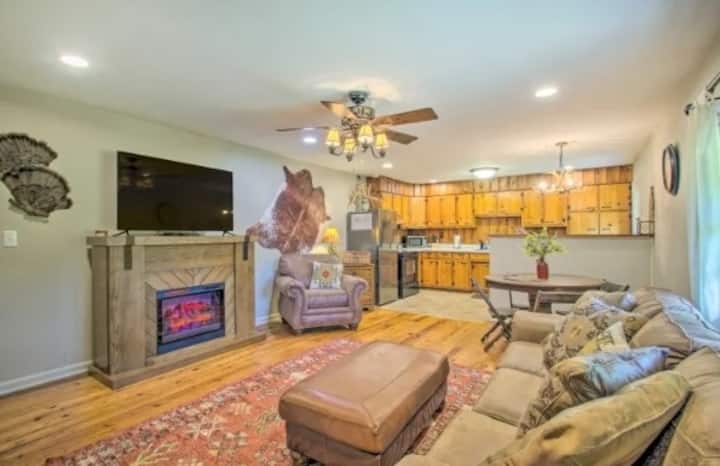 להתכרבל עם מישהו מיוחד בסלון המזמין הזה.