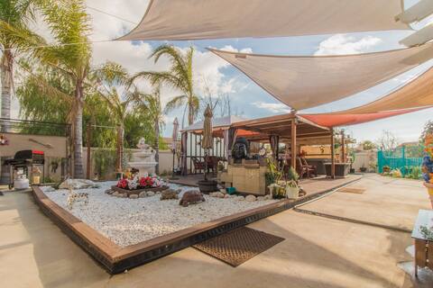 Kayak, Backyard Canal Access, Hot tub Getaway!