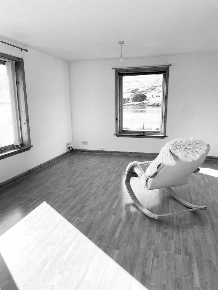 No4: A Idyllic Slice Of Calm By The Ocean - Lerwick