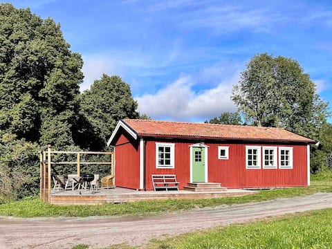 Calm cottage for work or vacation close to cities