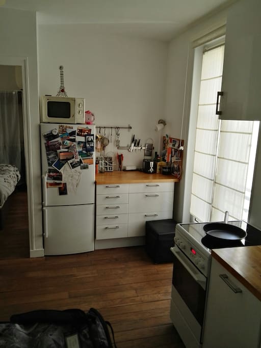 Cuisine américaine, fenêtre sur cour