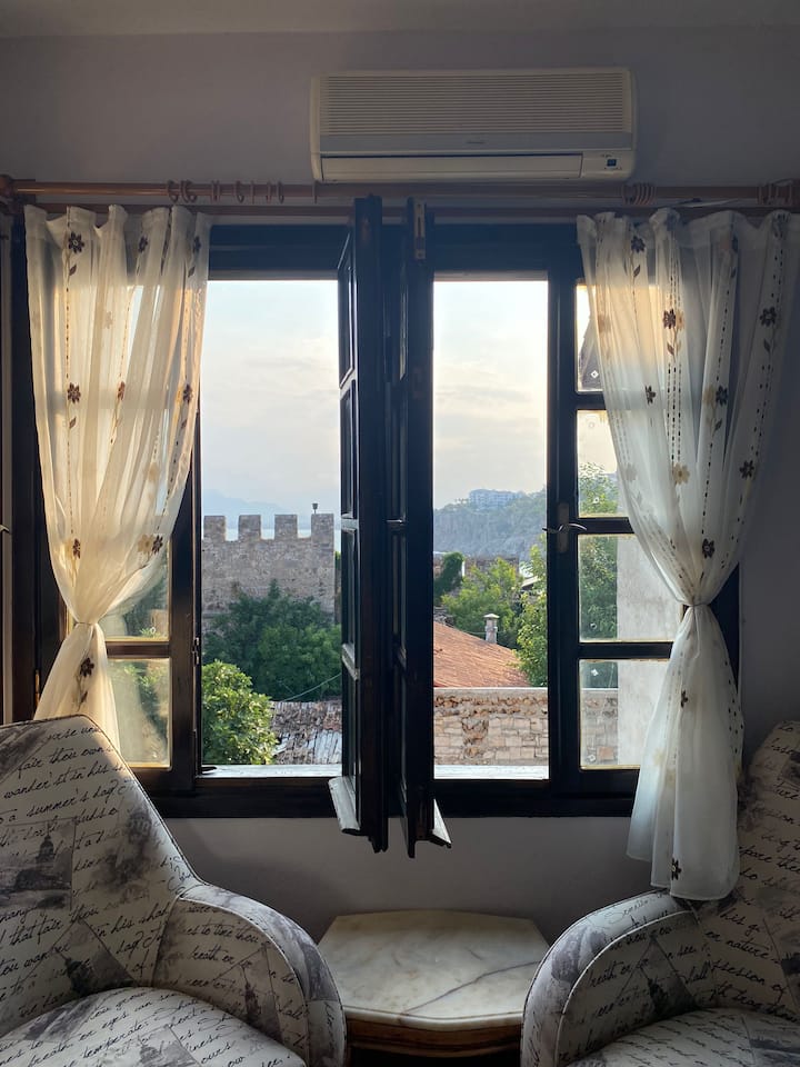 Kaleiçi Manzaralı Daire,denize Karşı - Kepez