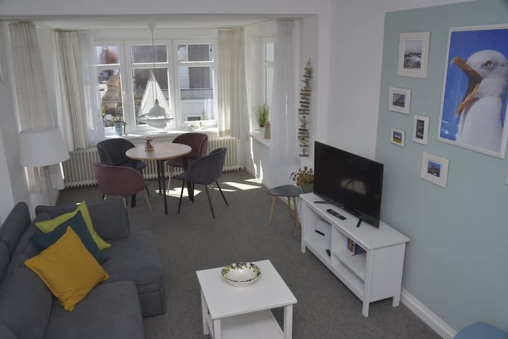 Dhoma e ndenjjes /  Divani i krevateve