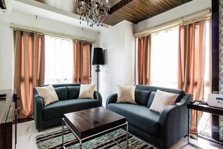 Forbeswood Parklane in BGC; 100 MBPS Wifi&Netflix