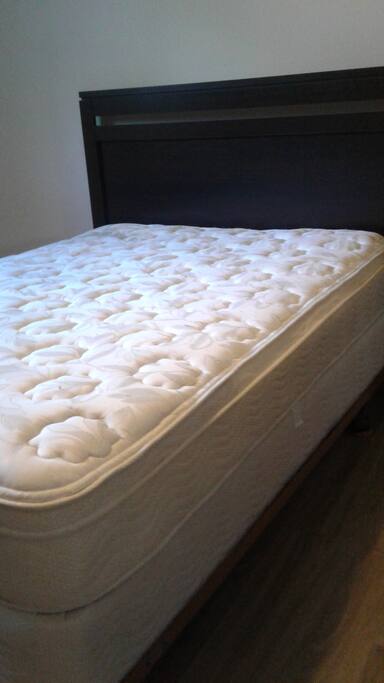 Matelas qualité supérieure avec enveloppe protectrice