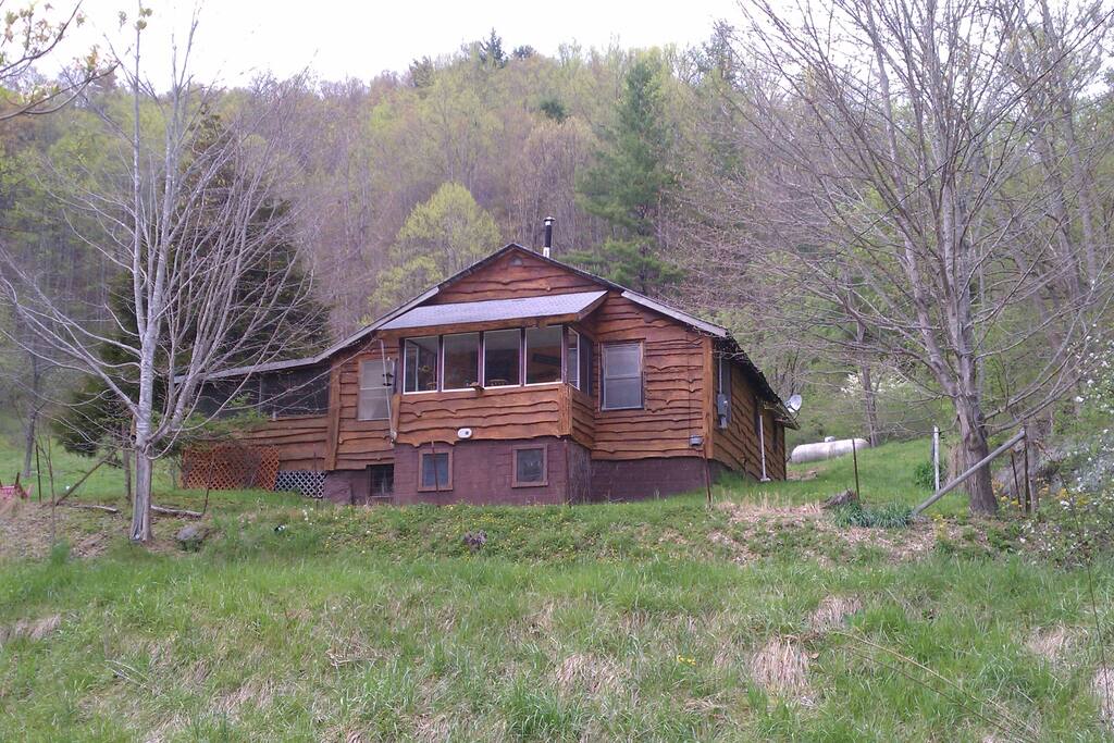 Top of the Stairs Cabin 4BR 2Bath - Cabins for Rent in Hot ...